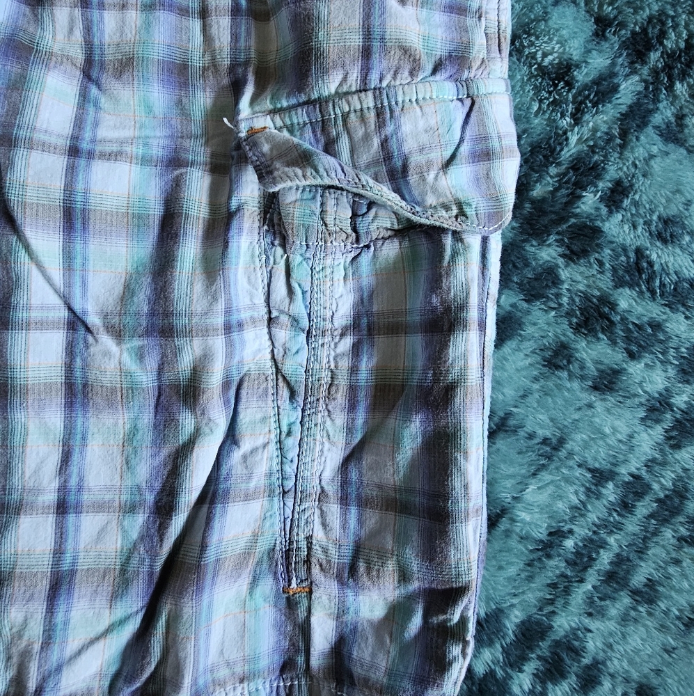 Tommy Bahama plaid blue cotton cargo shorts size 33 - Picture 3 of 12